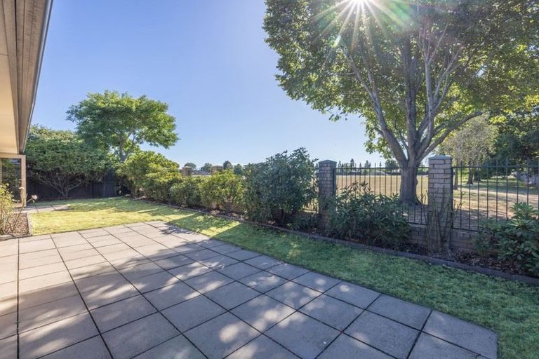 Photo of property in 5 Mcclintock Lane, Sockburn, Christchurch, 8042
