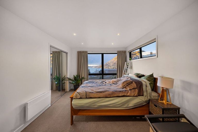 Photo of property in 2 Quartz Rise, Queenstown, 9300