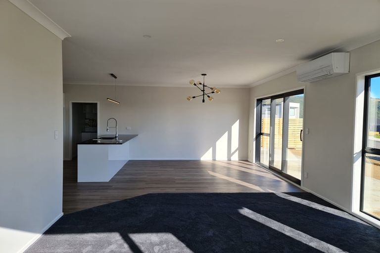 Photo of property in Queen Charlotte Drive, Aotea, Porirua, 5024
