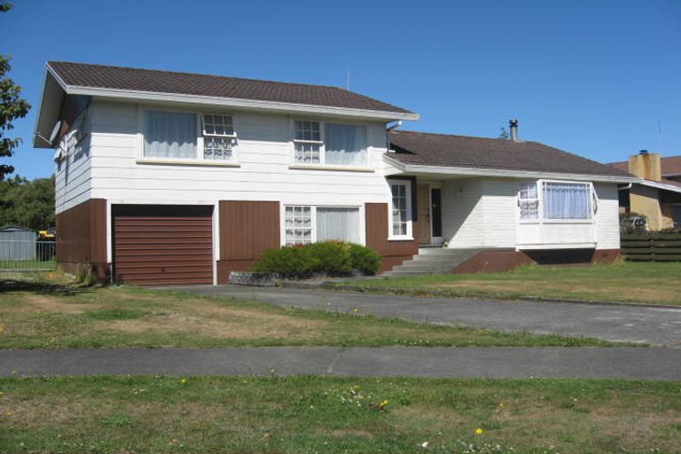 Photo of property in 27 Shelton Place, Feilding, 4702