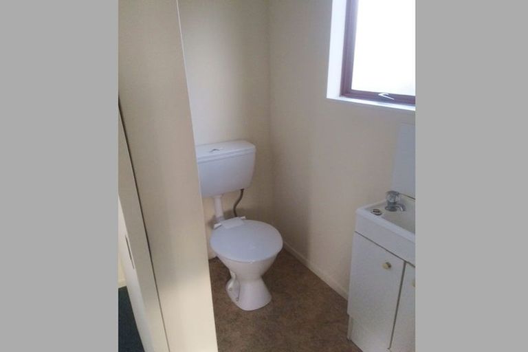 Photo of property in 16 Saint Leonards Road, Kelston, Auckland, 0602