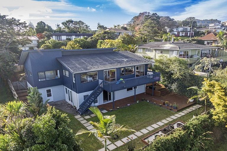 Photo of property in 56 Chelsea View Drive, Chatswood, Auckland, 0626