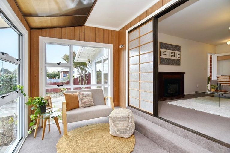 Photo of property in 25 Liverton Crescent, Bishopdale, Christchurch, 8053