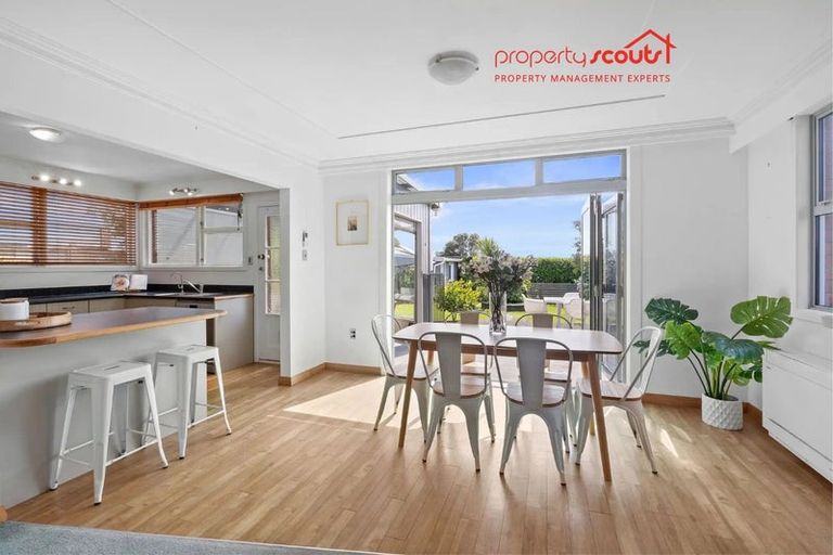 Photo of property in 14 Barrett Street, Westown, New Plymouth, 4310