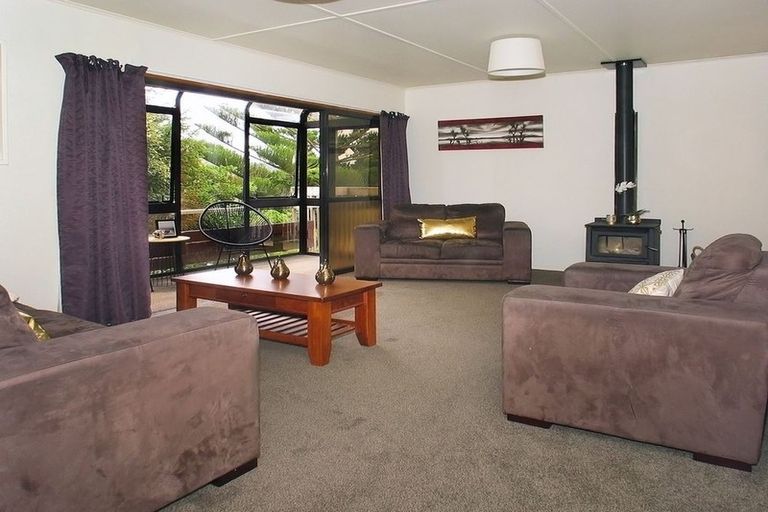 Photo of property in 52 Mark Avenue, Paparangi, Wellington, 6037