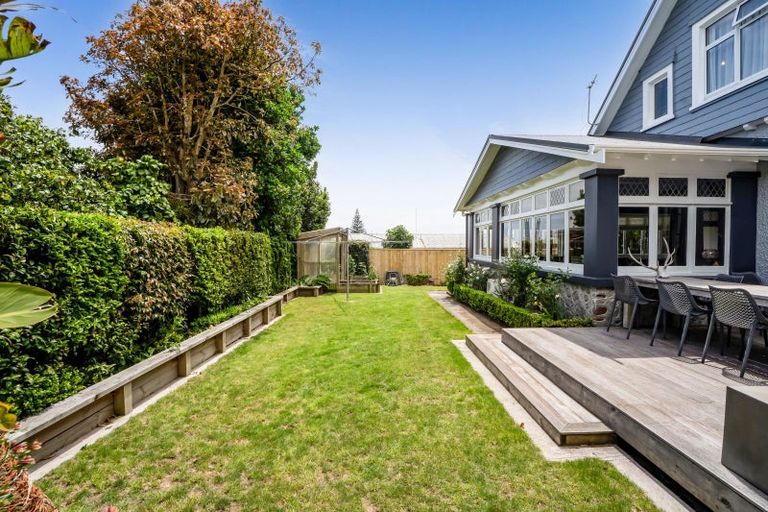 Photo of property in 34 Robe Street, New Plymouth, 4310