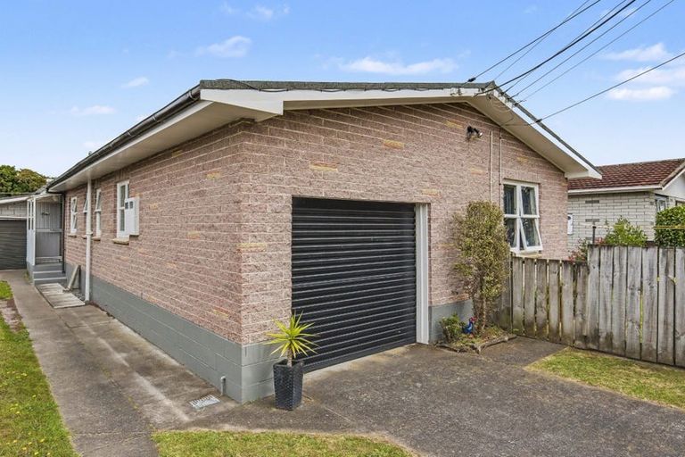 Photo of property in 51 Alexander Road, Raumati Beach, Paraparaumu, 5032