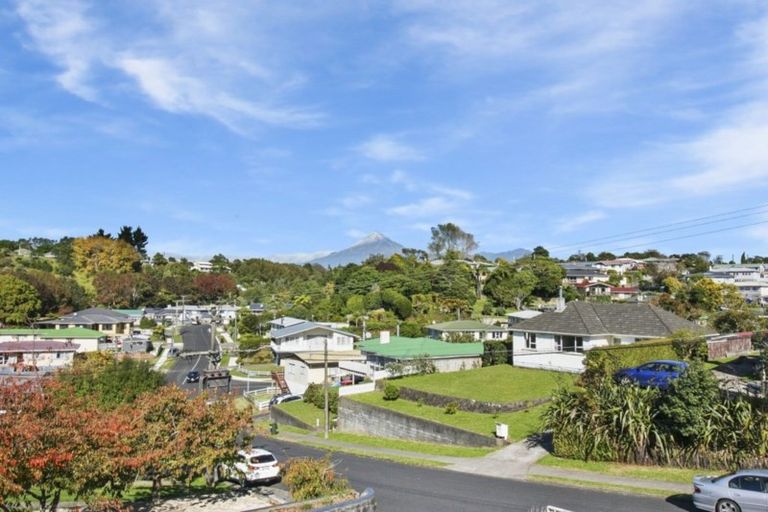 Photo of property in 11 Pembroke Street, Westown, New Plymouth, 4310