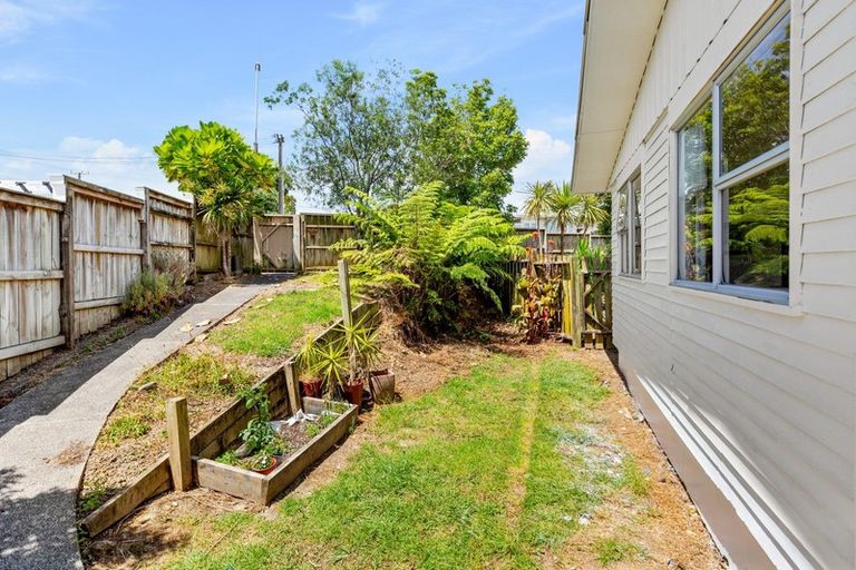 Photo of property in 49 Neal Avenue, Glenfield, Auckland, 0629
