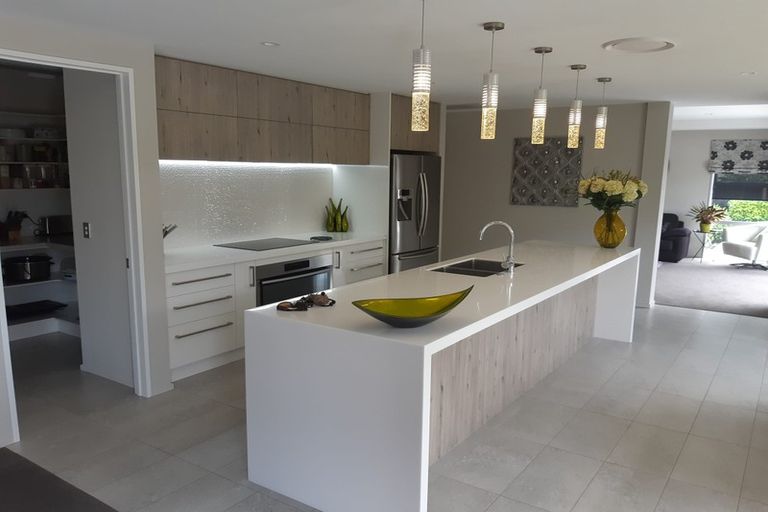 Photo of property in 6 Overton Place, Prebbleton, 7604