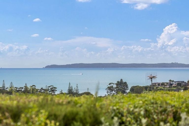 Photo of property in 32 Danbury Drive, Torbay, Auckland, 0630