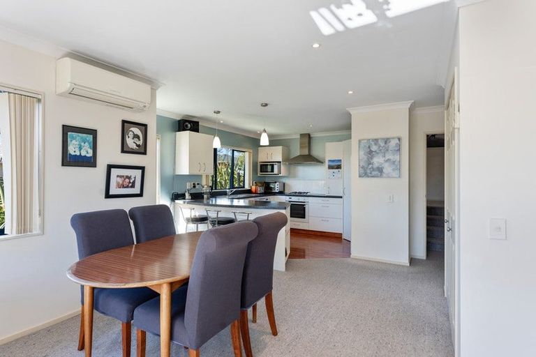 Photo of property in 4 Te Ropata Place, Waikanae Beach, Waikanae, 5036