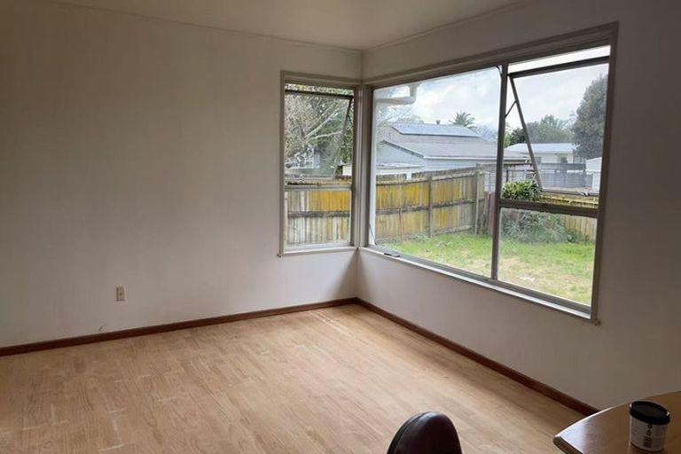 Photo of property in 37 Beeston Crescent, Manurewa, Auckland, 2102
