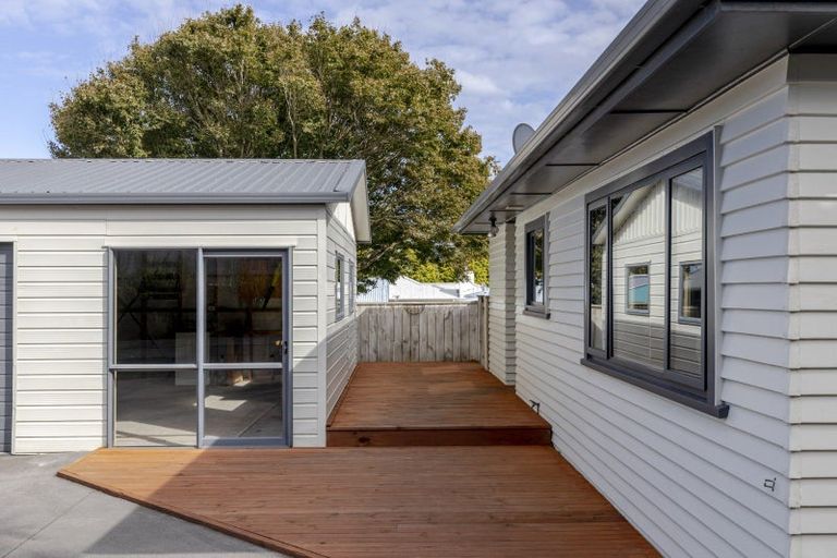 Photo of property in 1 Ranfurly Street, Frankleigh Park, New Plymouth, 4310