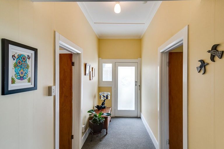 Photo of property in 22 Colenso Avenue, Hospital Hill, Napier, 4110