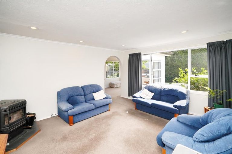 Photo of property in 50 Pitcairn Crescent, Bryndwr, Christchurch, 8053