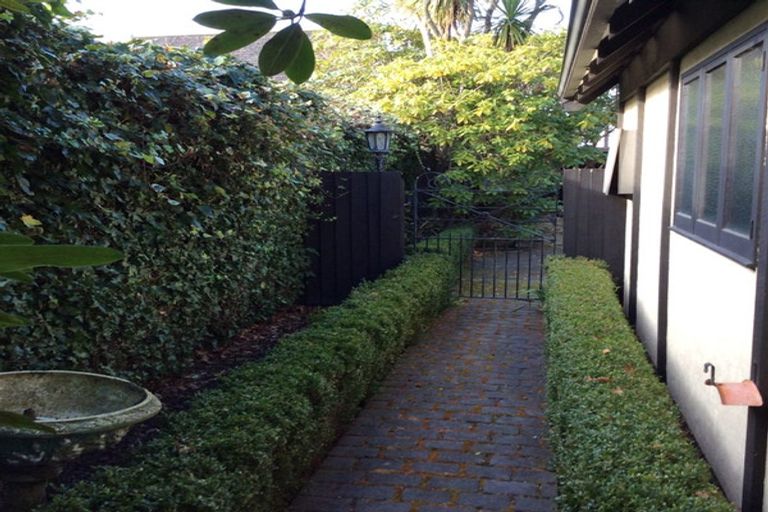 Photo of property in 2 Mcdougall Avenue, St Albans, Christchurch, 8014