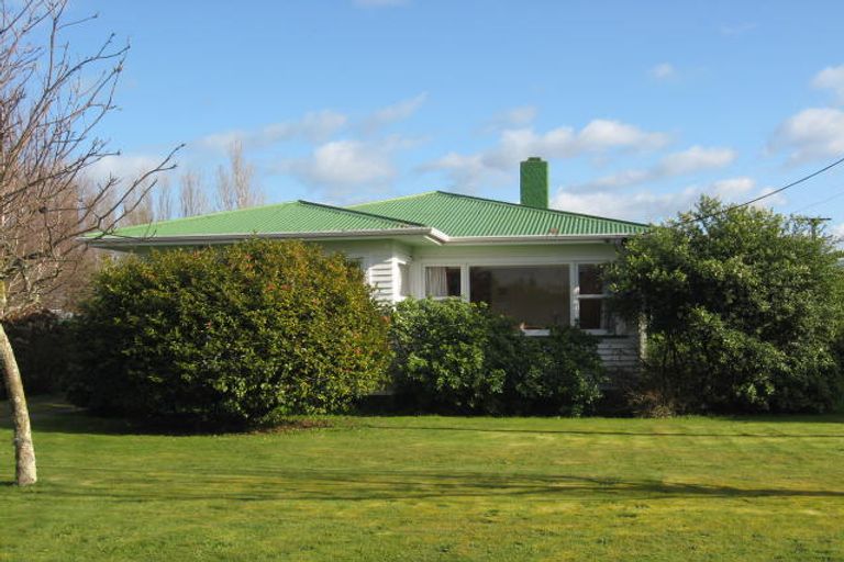 Photo of property in 16 Kempton Street, Greytown, 5712