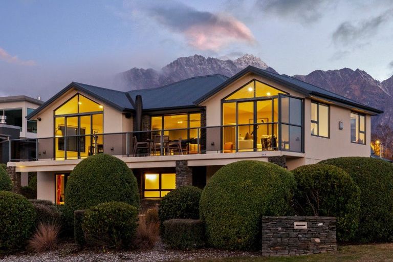 Photo of property in 660 Peninsula Road, Kelvin Heights, Queenstown, 9300