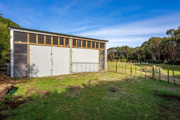 Photo of property in 19 Waitaheke Road, Te Horo, Otaki, 5581