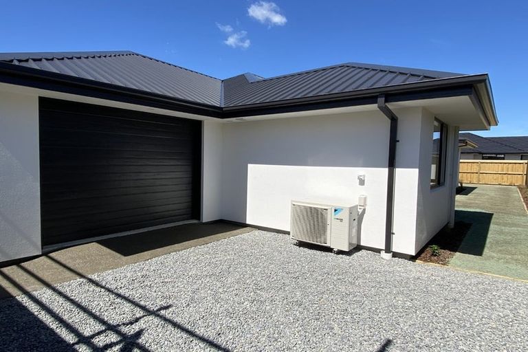 Photo of property in 157 Shillingford Boulevard, Rolleston, 7615
