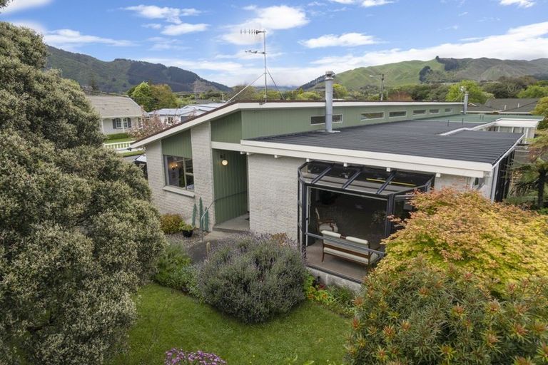 Photo of property in 30 Rimu Street, Waikanae, 5036