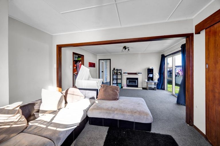 Photo of property in 16 Hadfield Street, Patea, 4520