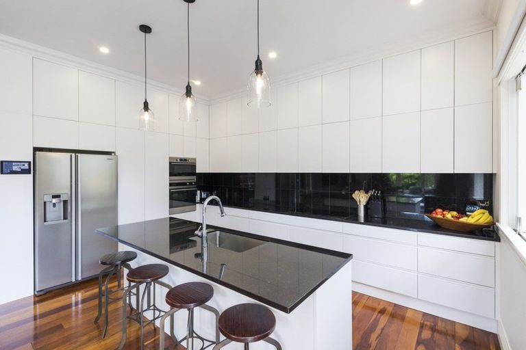 Photo of property in 232 Victoria Avenue, Hokowhitu, Palmerston North, 4410