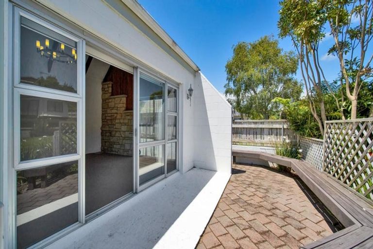 Photo of property in 13 Ambury Place, Merrilands, New Plymouth, 4312