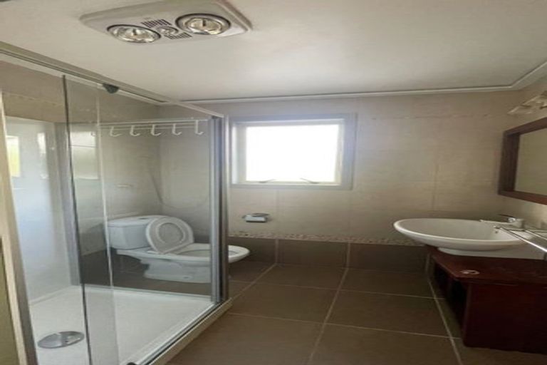 Photo of property in 11 Quiet Street, Te Atatu South, Auckland, 0610