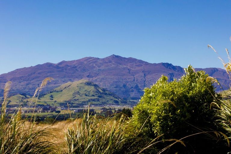 Photo of property in 6 Stockyard Lane, Jacks Point, Queenstown, 9371