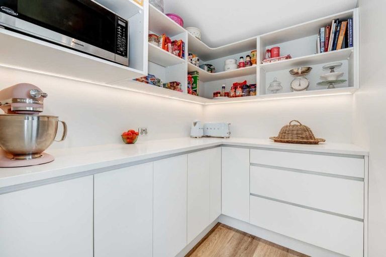 Photo of property in 18 Glengarry Avenue, Manly, Whangaparaoa, 0930