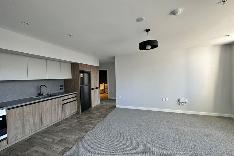 Photo of property in Unit 106,l1, 106/14 Laings Road, Hutt Central, Lower Hutt, 5010