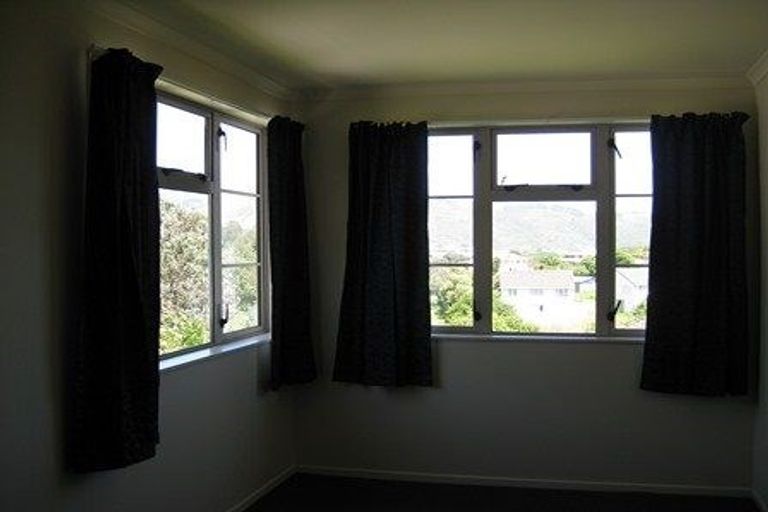 Photo of property in 34 Hereford Street, Cannons Creek, Porirua, 5024