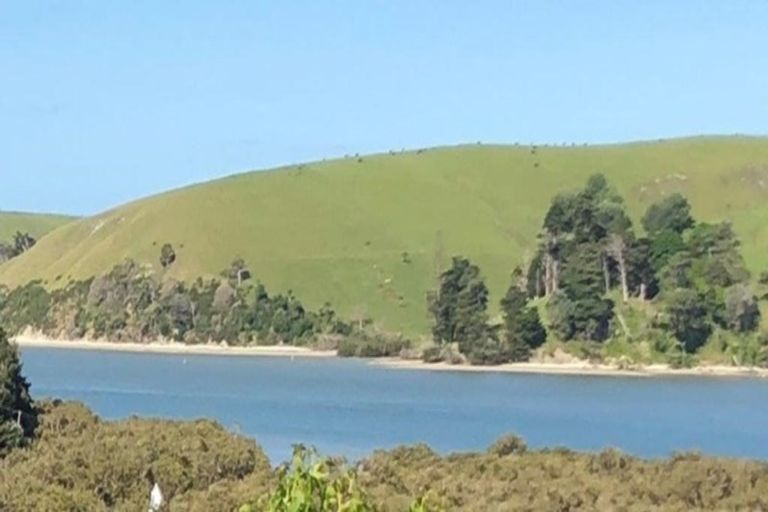 Photo of property in 4 Heaths Way, Pahi, Paparoa, 0571