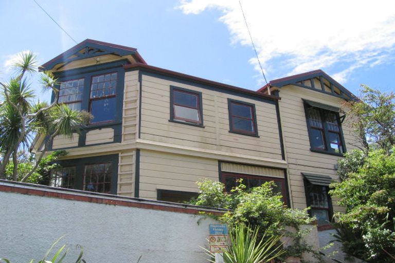 Photo of property in 12 North Terrace, Kelburn, Wellington, 6012