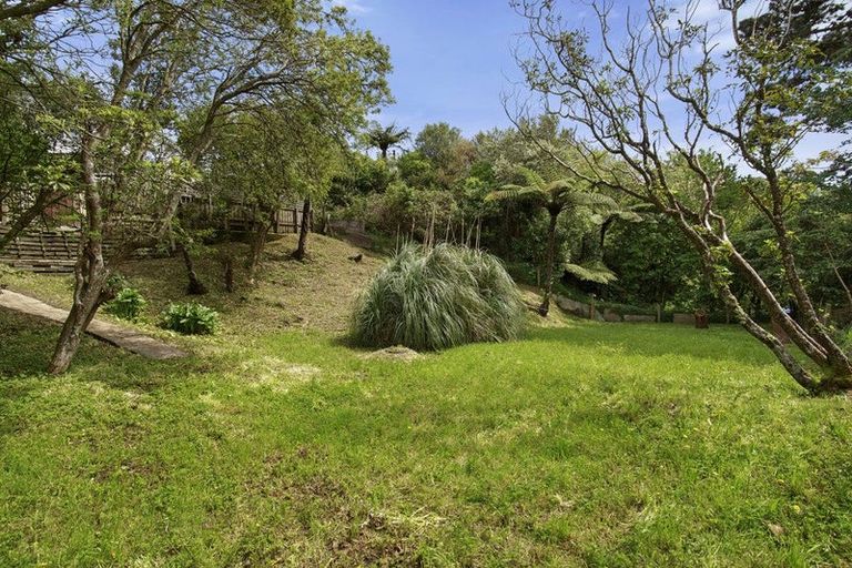 Photo of property in 5 Cara Crescent, Paparangi, Wellington, 6037