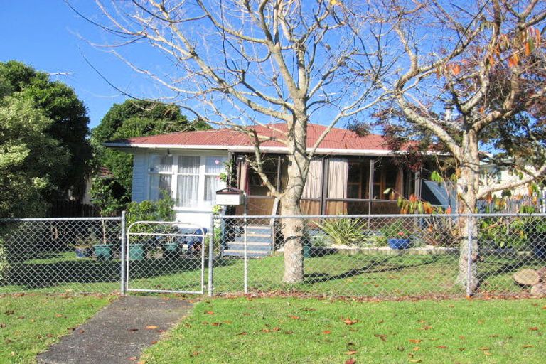 Photo of property in 13 Bedford Street, Te Atatu South, Auckland, 0610