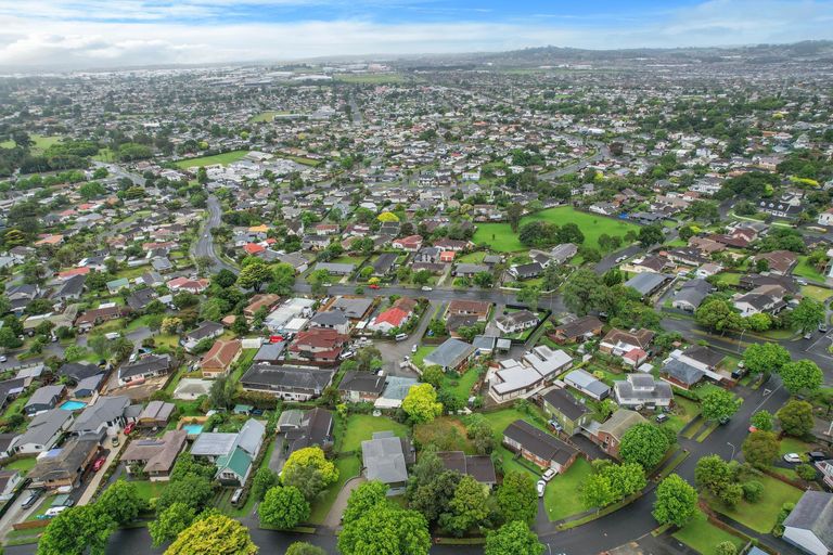 Photo of property in 9 Sikkim Crescent, Clover Park, Auckland, 2019