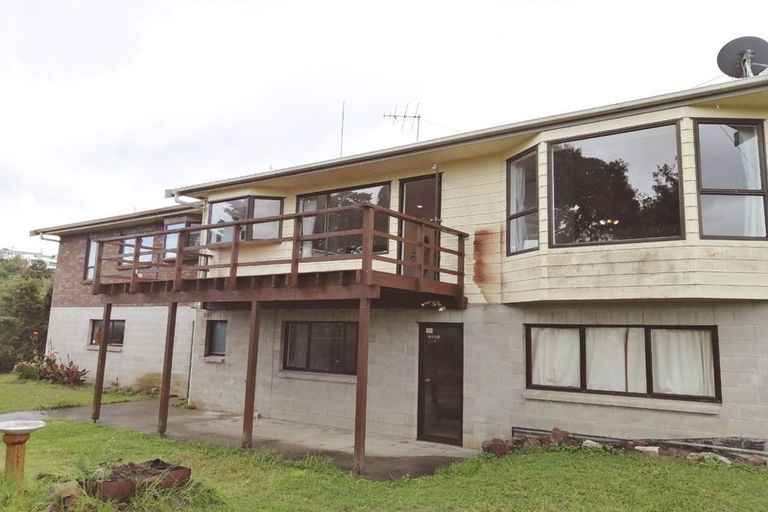 Photo of property in 36 Parr Terrace, Castor Bay, Auckland, 0620