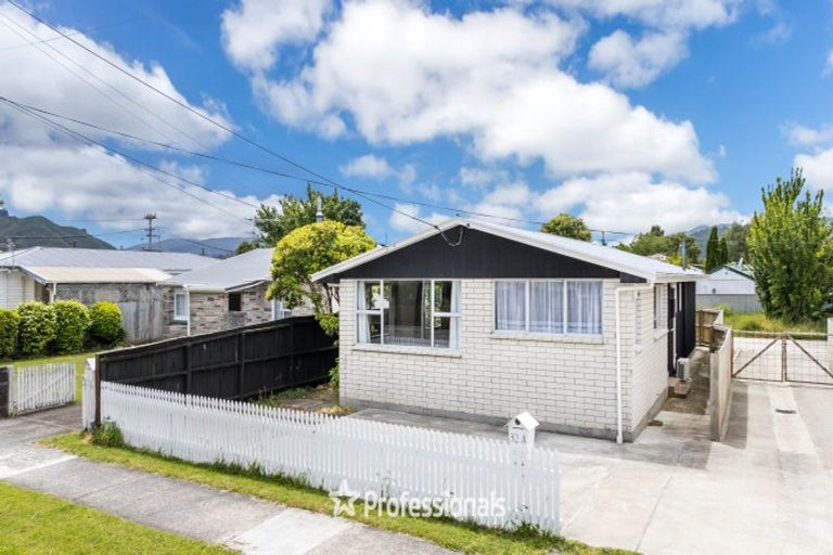 Photo of property in 32a Exchange Street, Ebdentown, Upper Hutt, 5018