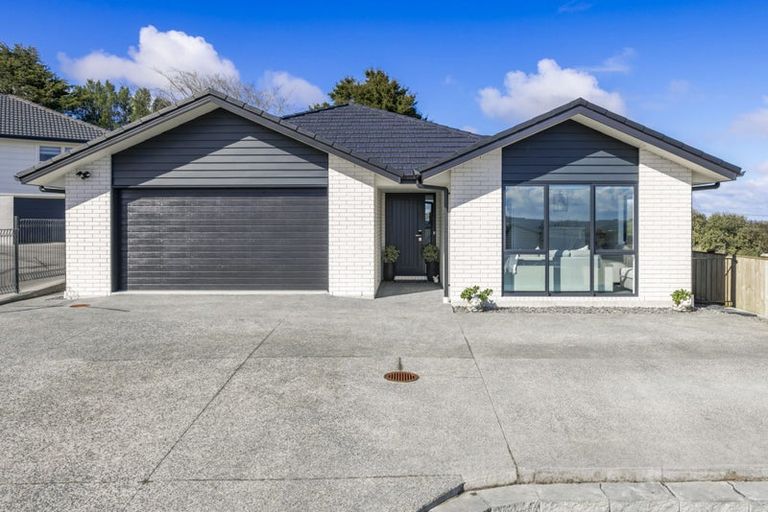 Photo of property in 55a Twin Parks Rise, Papakura, 2110