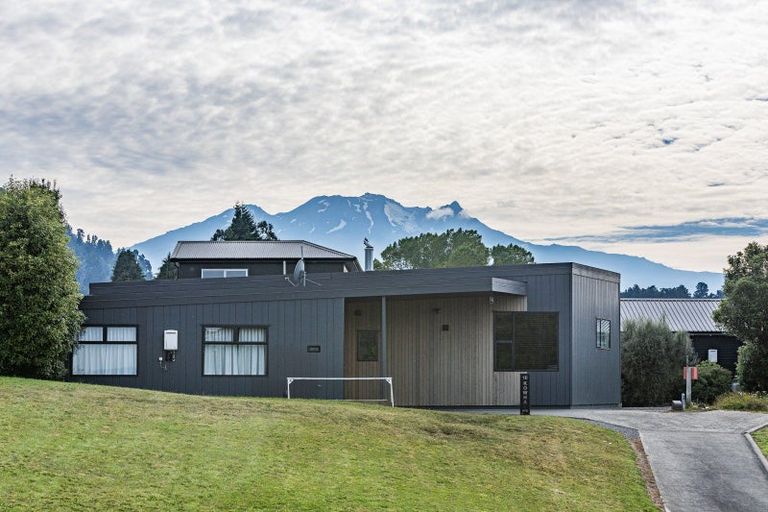 Photo of property in 10 Kowhai Heights, Ohakune, 4625