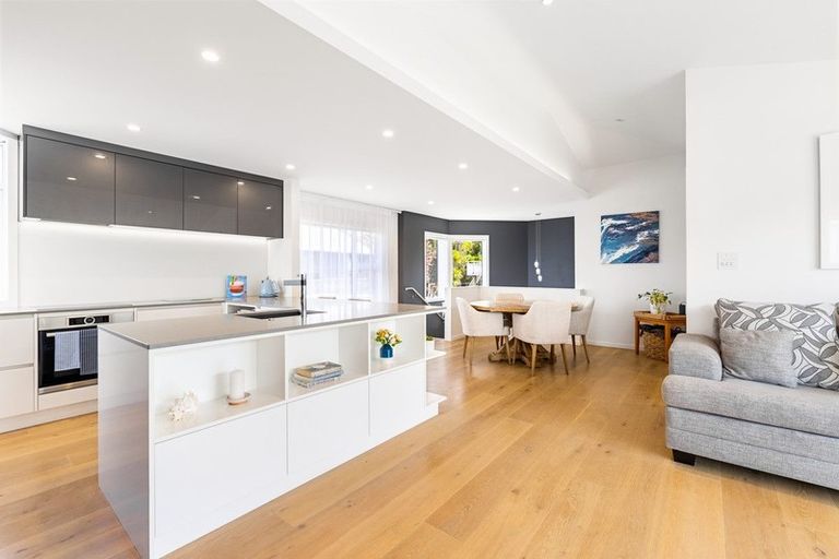 Photo of property in 3/28 Manly Esplanade, Browns Bay, Auckland, 0630