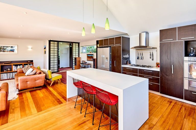 Photo of property in 15 Kowhai Street, Eastbourne, Lower Hutt, 5013