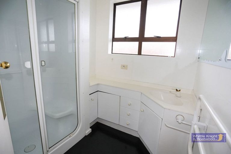 Photo of property in 53 Peer Street, Upper Riccarton, Christchurch, 8041