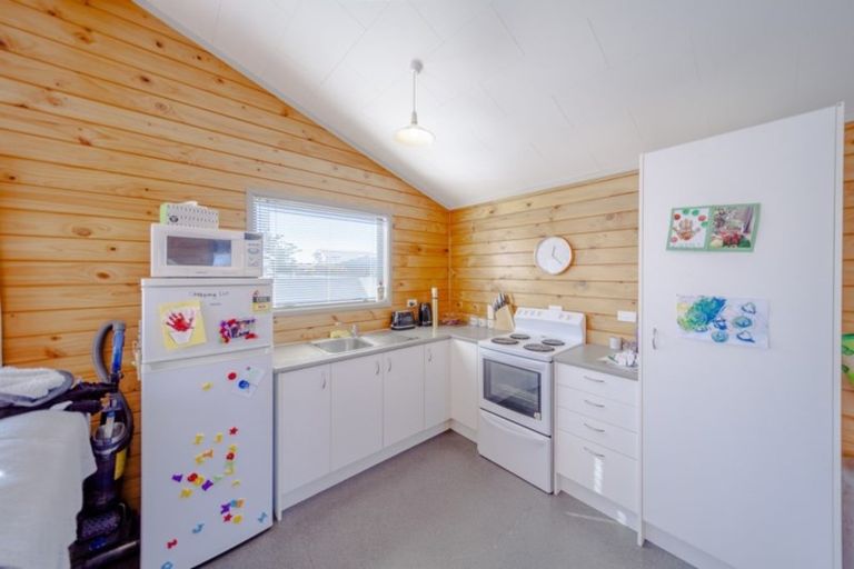 Photo of property in 18 Davidson Avenue, Pirimai, Napier, 4112