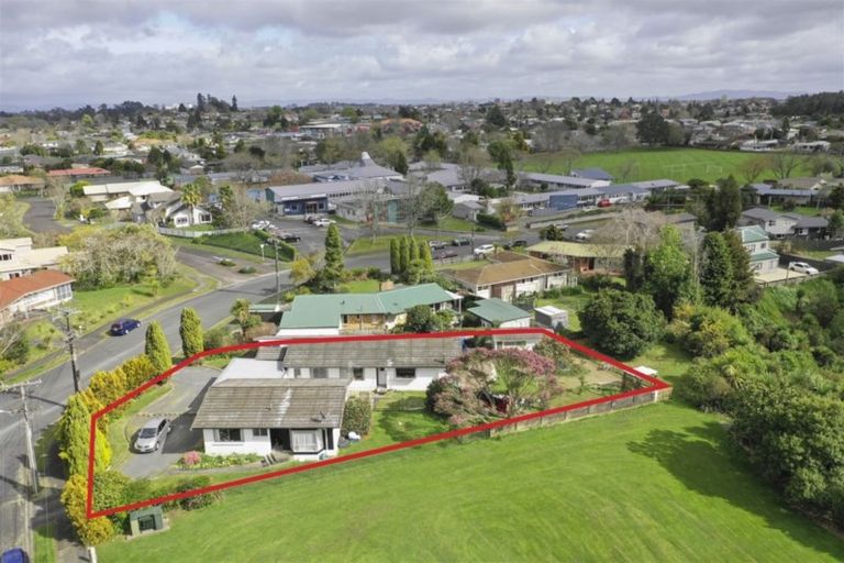 Photo of property in 33 Berkley Avenue, Hillcrest, Hamilton, 3216