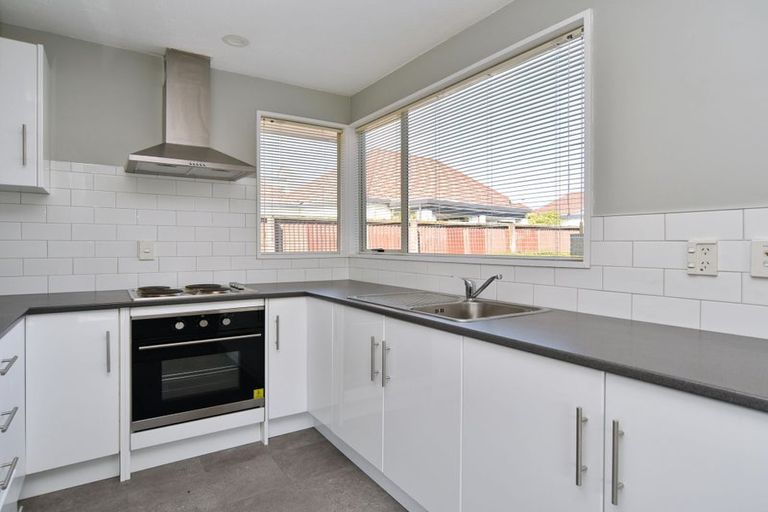 Photo of property in 3/2 Broadbent Street, Riccarton, Christchurch, 8041