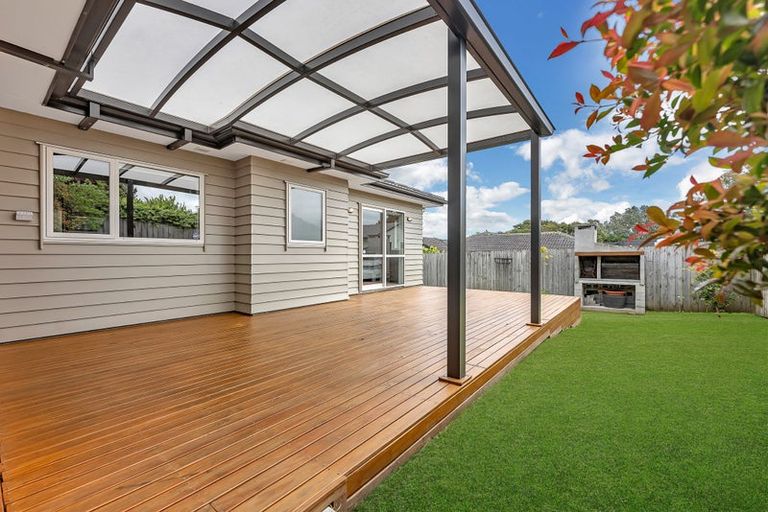 Photo of property in 1 Nirmal Place, Sunnyvale, Auckland, 0612